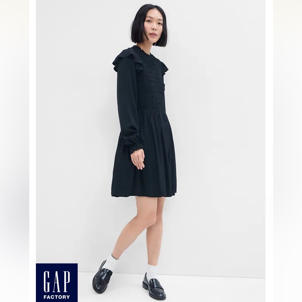 NWT Gap - Smoked long sleeve ruffled mini dress (size M)